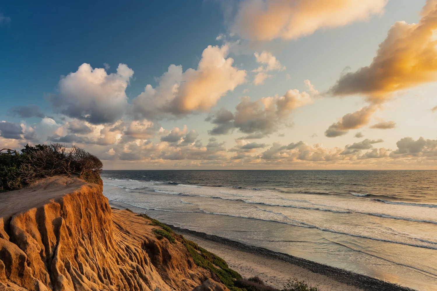 Ocean waves along the coast, from Cresta’s current website